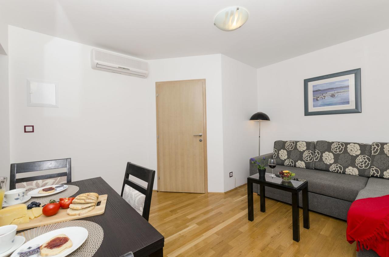 Apartments Maja Donji Okrug  Extérieur photo