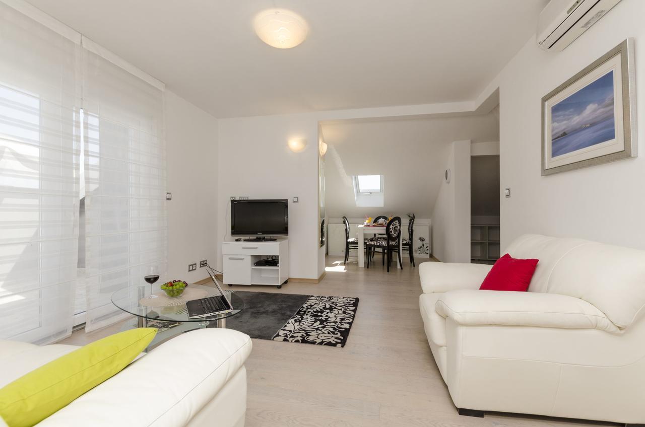 Apartments Maja Donji Okrug  Extérieur photo