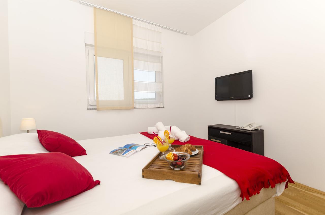 Apartments Maja Donji Okrug  Extérieur photo